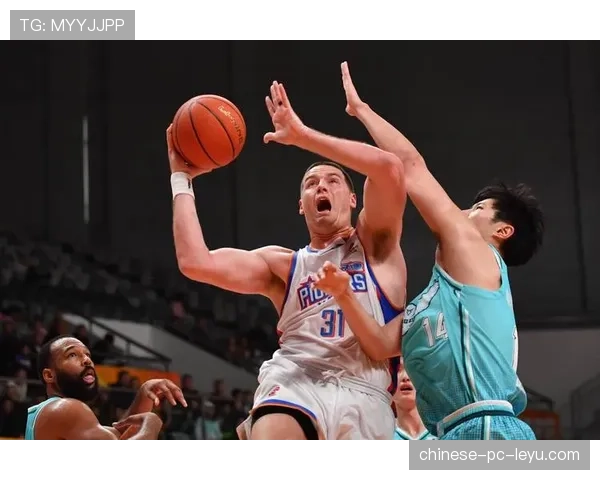 CBA俱乐部杯商业价值分析:上海男篮卫冕,赛事观看人次达2.42亿 CBA俱乐部杯商业价值分析:上海男篮卫冕,赛事观看人次达2.42亿